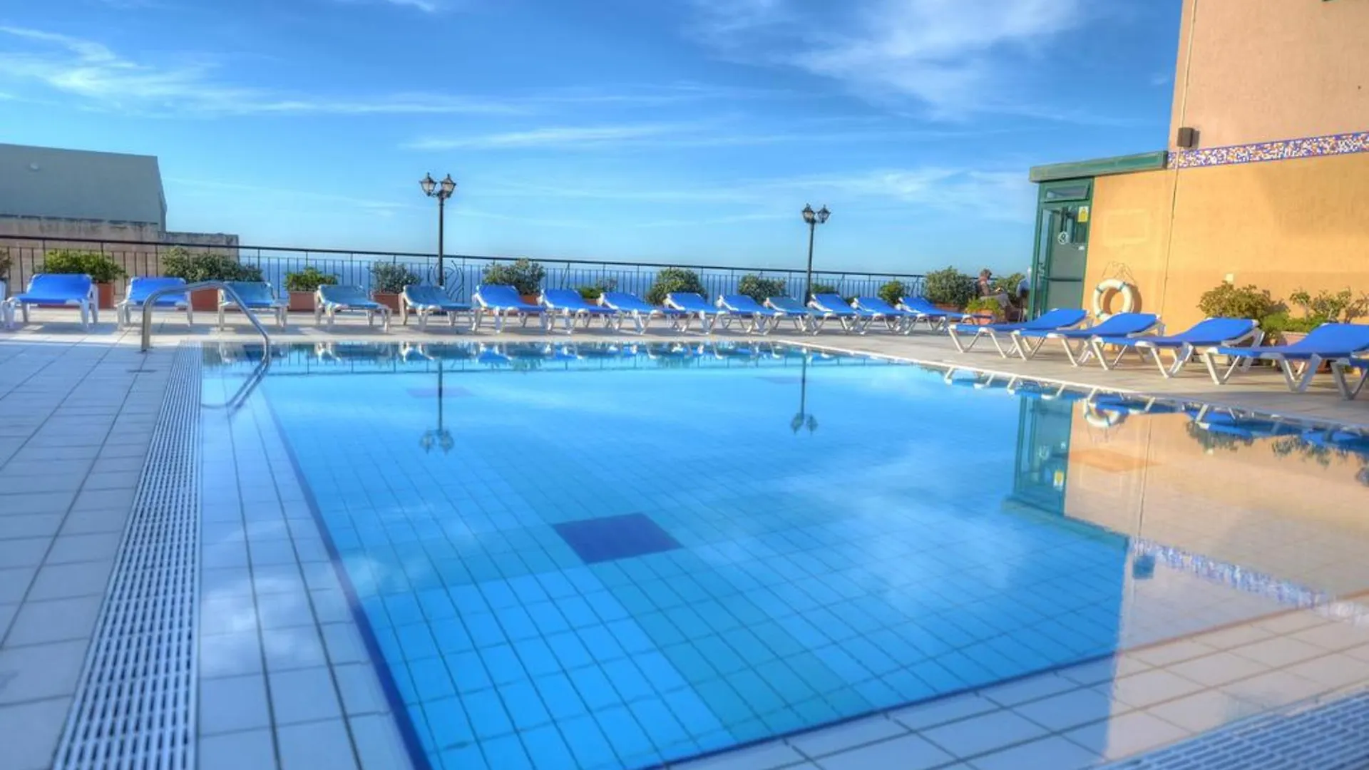 Vivaldi Hotel Saint Julian's 4*,