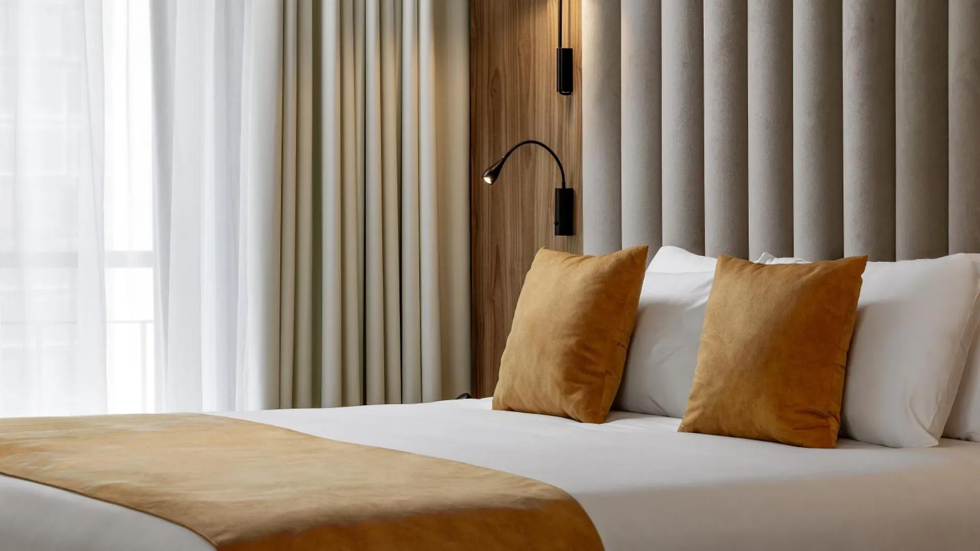 Vivaldi Hotel Saint Julian's 4*,
