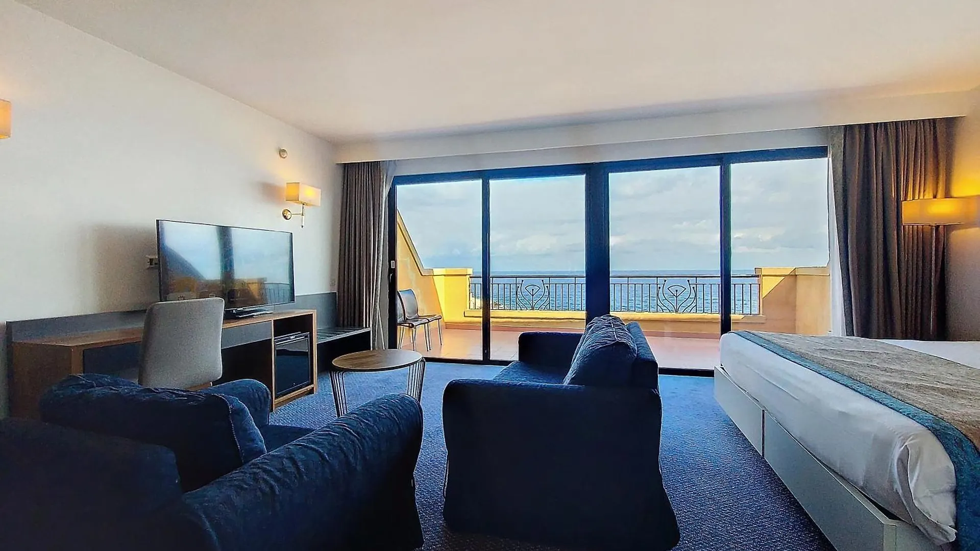 Vivaldi Hotel Saint Julian's 4*,  Malta