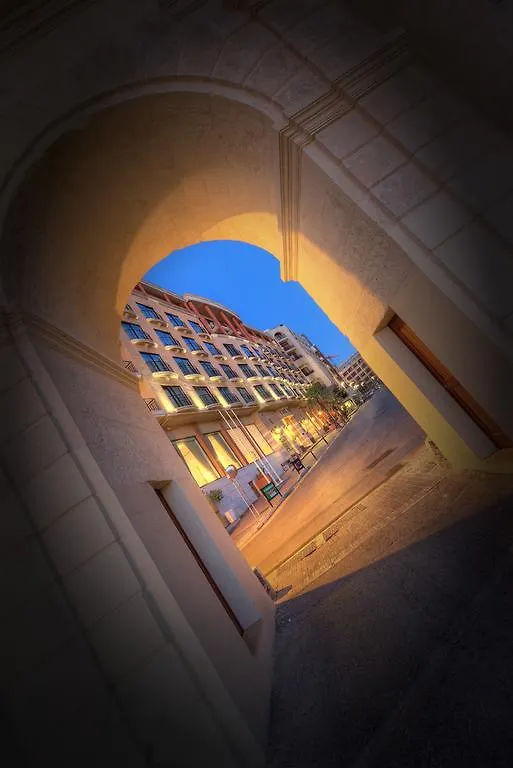 Vivaldi Hotel Saint Julian's 4*,
